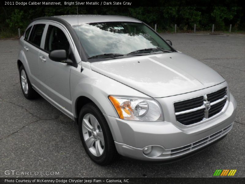 Bright Silver Metallic / Dark Slate Gray 2011 Dodge Caliber Mainstreet