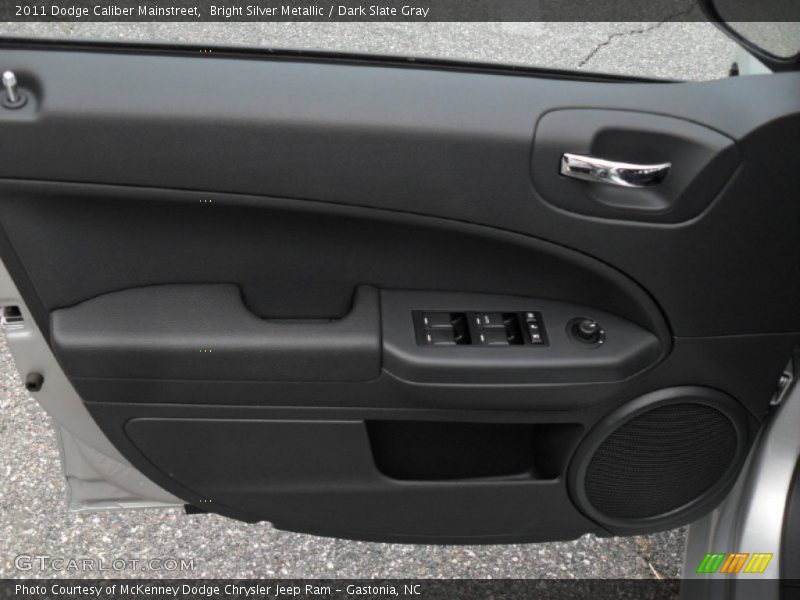 Bright Silver Metallic / Dark Slate Gray 2011 Dodge Caliber Mainstreet