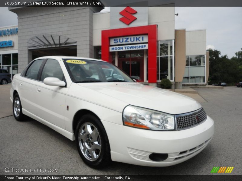 Cream White / Grey 2005 Saturn L Series L300 Sedan