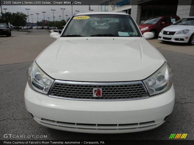 Cream White / Grey 2005 Saturn L Series L300 Sedan