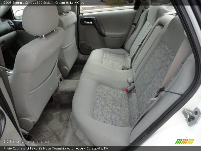  2005 L Series L300 Sedan Grey Interior