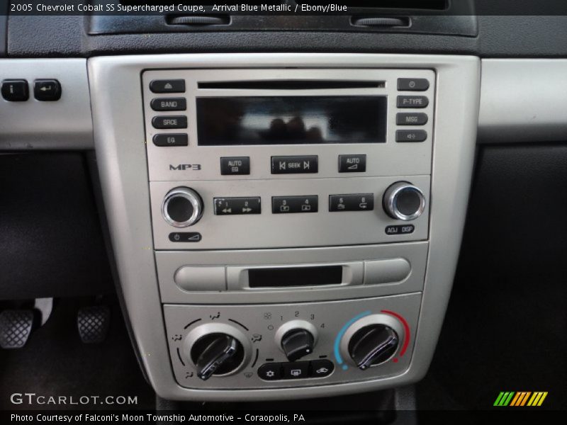 Controls of 2005 Cobalt SS Supercharged Coupe