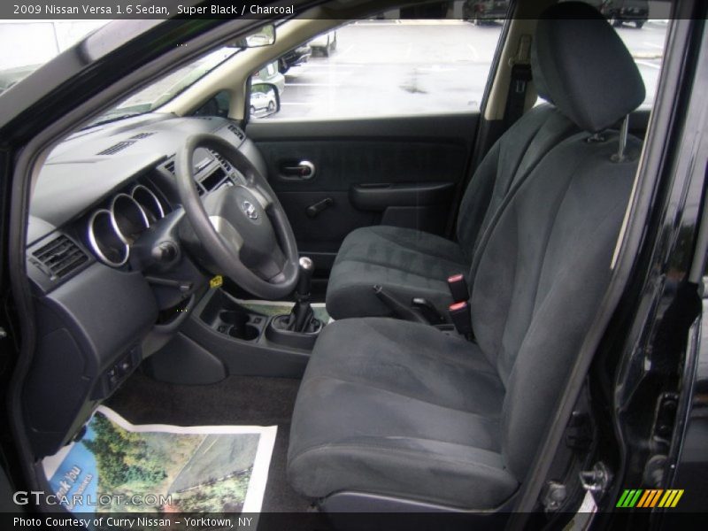  2009 Versa 1.6 Sedan Charcoal Interior