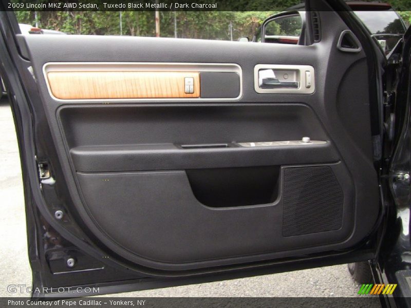 Door Panel of 2009 MKZ AWD Sedan