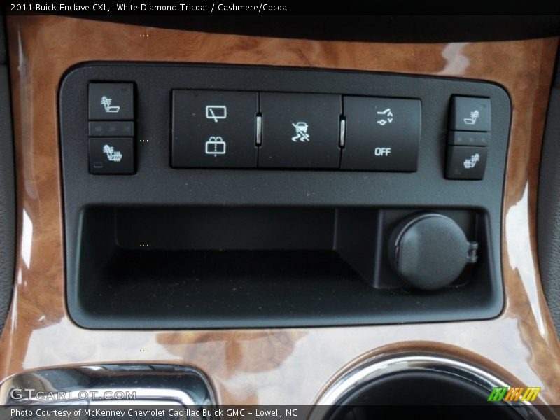 White Diamond Tricoat / Cashmere/Cocoa 2011 Buick Enclave CXL