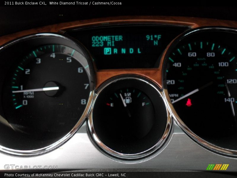 White Diamond Tricoat / Cashmere/Cocoa 2011 Buick Enclave CXL