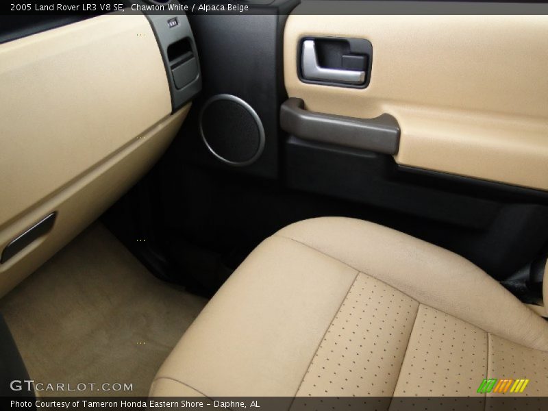 Chawton White / Alpaca Beige 2005 Land Rover LR3 V8 SE