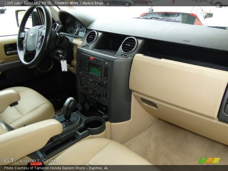 Chawton White / Alpaca Beige 2005 Land Rover LR3 V8 SE