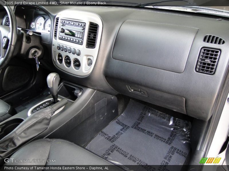 Silver Metallic / Ebony Black 2005 Ford Escape Limited 4WD