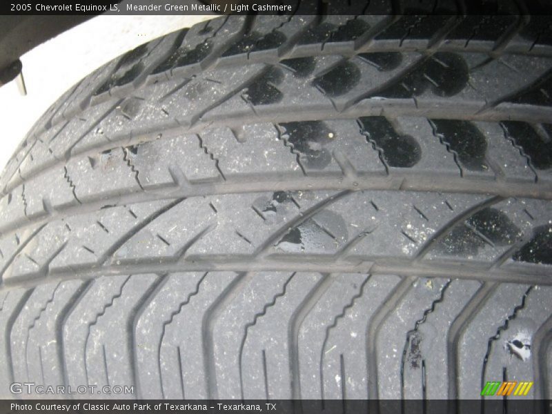 Meander Green Metallic / Light Cashmere 2005 Chevrolet Equinox LS