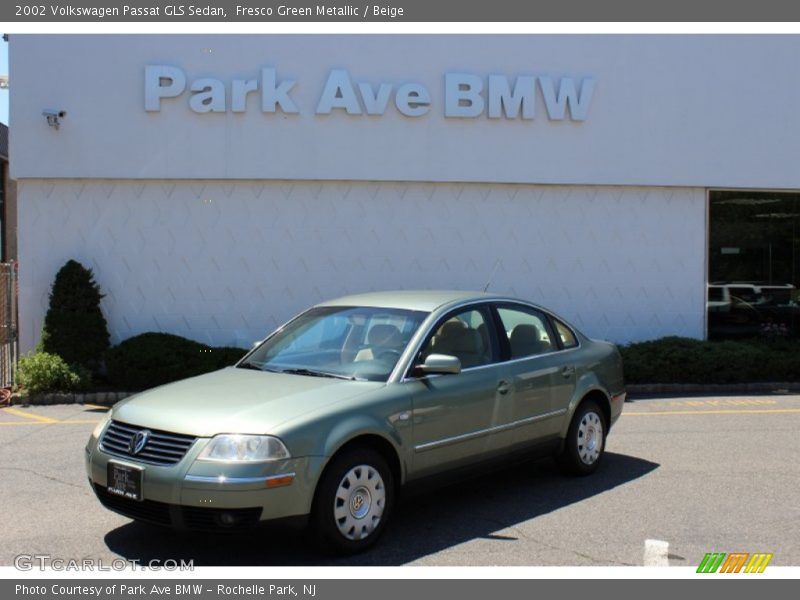 Fresco Green Metallic / Beige 2002 Volkswagen Passat GLS Sedan