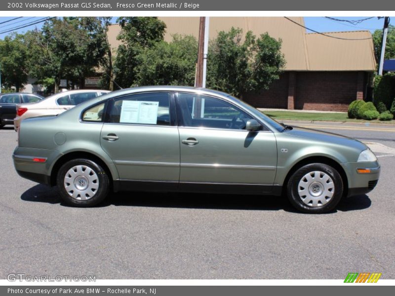 Fresco Green Metallic / Beige 2002 Volkswagen Passat GLS Sedan