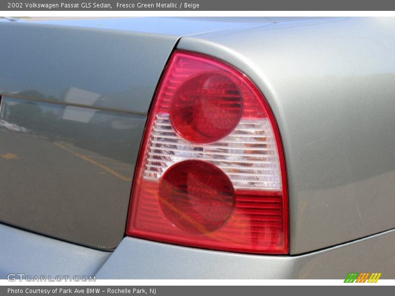 Fresco Green Metallic / Beige 2002 Volkswagen Passat GLS Sedan