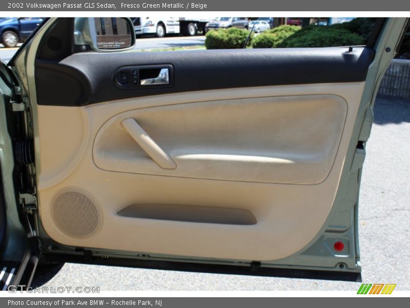 Fresco Green Metallic / Beige 2002 Volkswagen Passat GLS Sedan