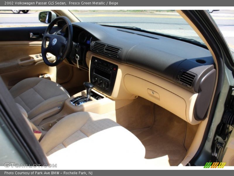Fresco Green Metallic / Beige 2002 Volkswagen Passat GLS Sedan