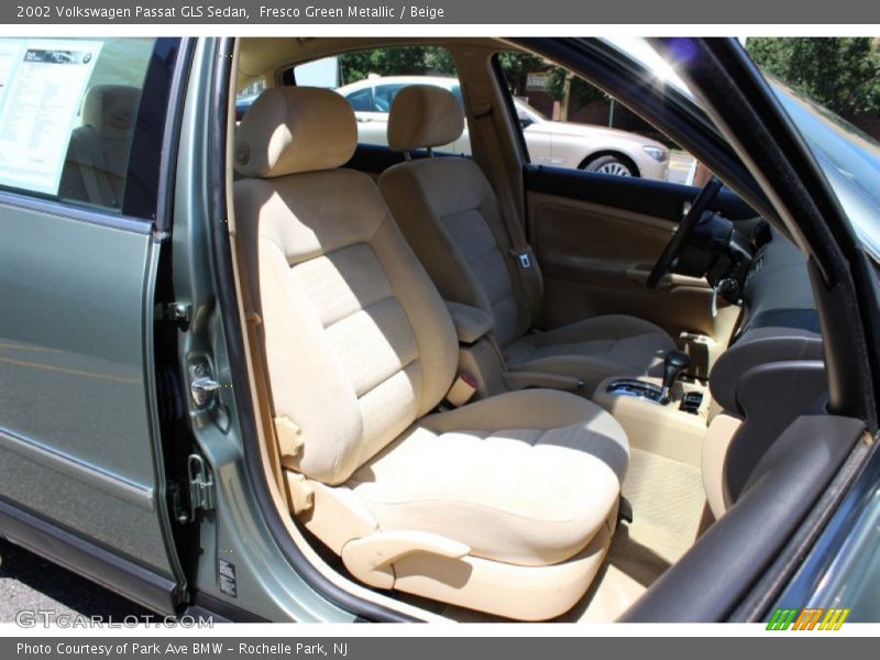 Fresco Green Metallic / Beige 2002 Volkswagen Passat GLS Sedan