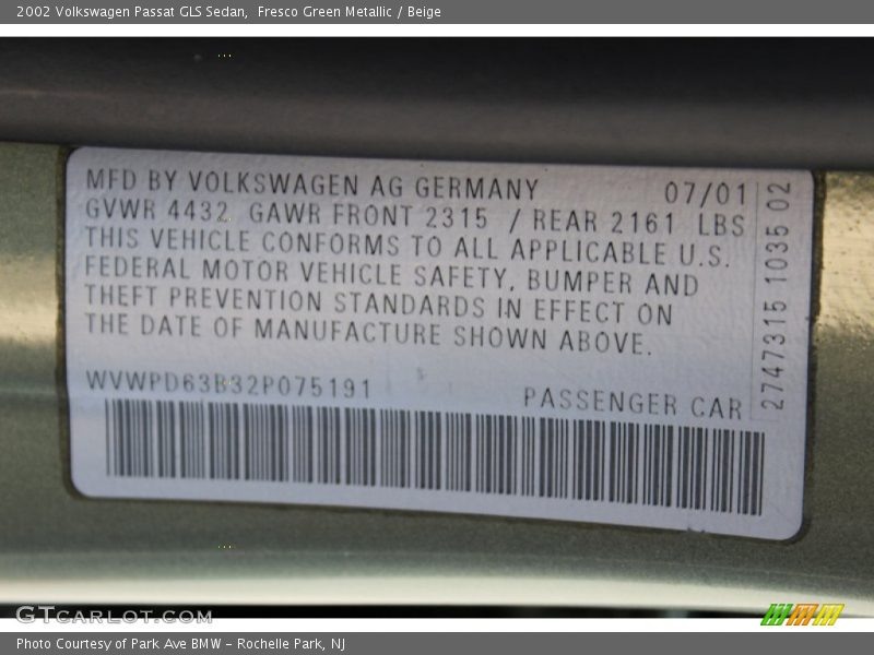 Fresco Green Metallic / Beige 2002 Volkswagen Passat GLS Sedan