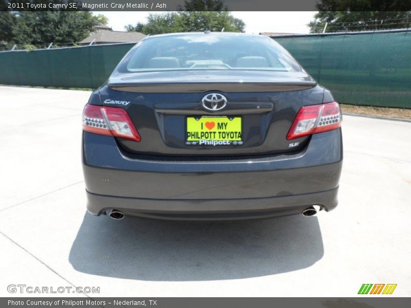 Magnetic Gray Metallic / Ash 2011 Toyota Camry SE