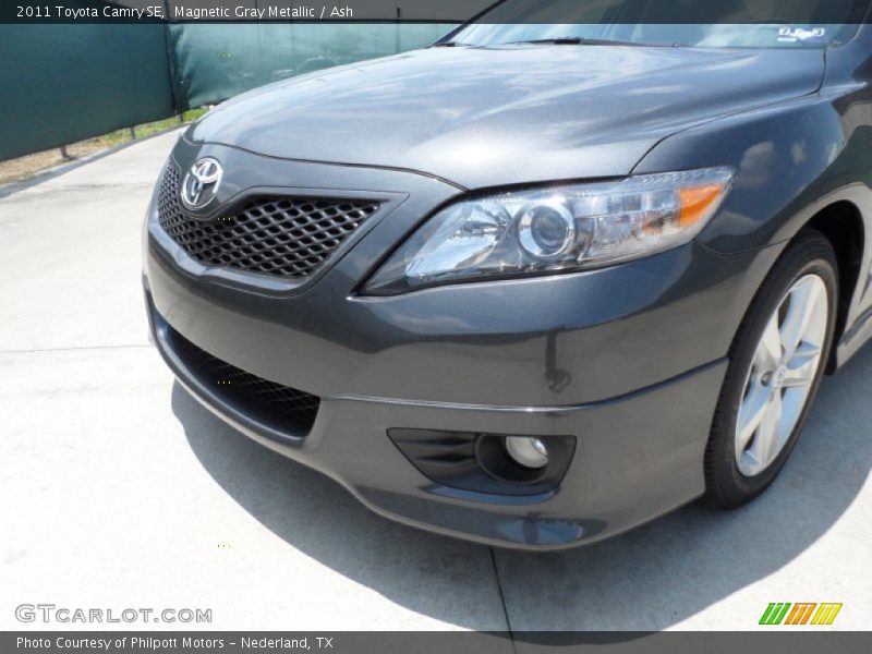 Magnetic Gray Metallic / Ash 2011 Toyota Camry SE