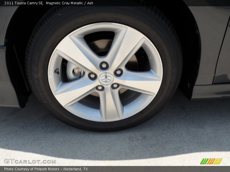 Magnetic Gray Metallic / Ash 2011 Toyota Camry SE