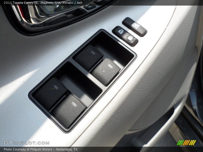 Magnetic Gray Metallic / Ash 2011 Toyota Camry SE