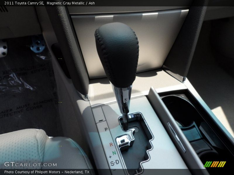 Magnetic Gray Metallic / Ash 2011 Toyota Camry SE