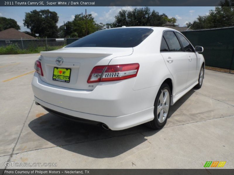 Super White / Dark Charcoal 2011 Toyota Camry SE