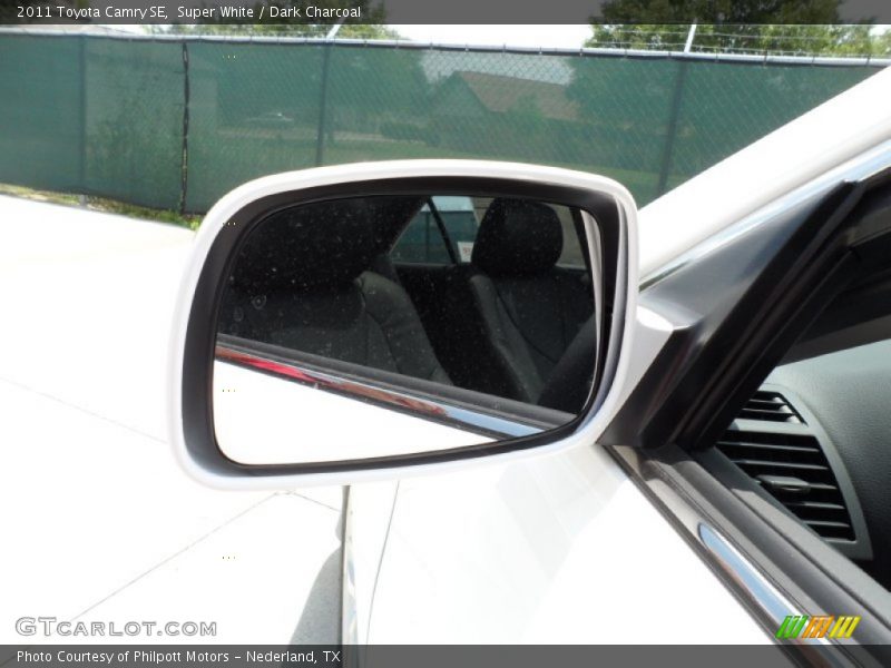 Super White / Dark Charcoal 2011 Toyota Camry SE