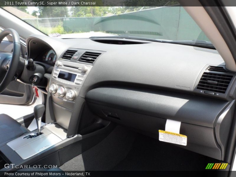 Super White / Dark Charcoal 2011 Toyota Camry SE