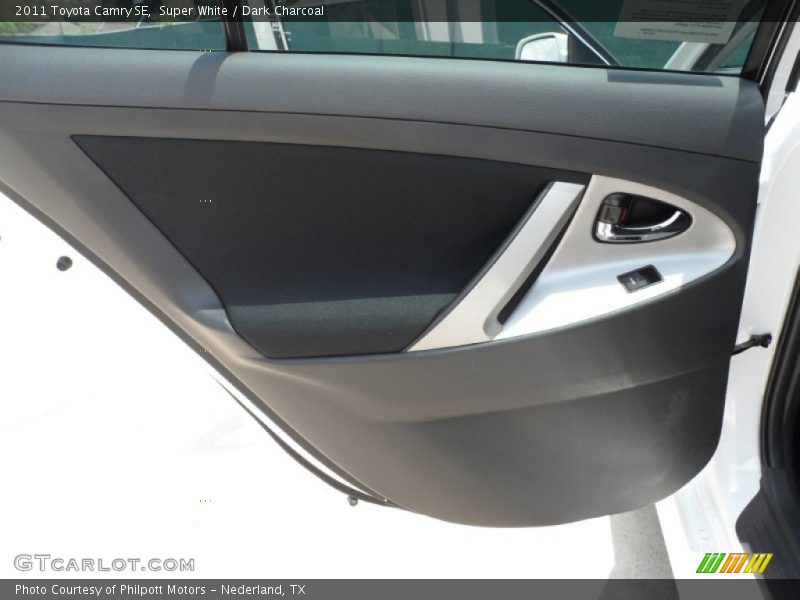 Super White / Dark Charcoal 2011 Toyota Camry SE