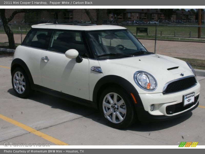 Pepper White / Carbon Black 2011 Mini Cooper S Hardtop