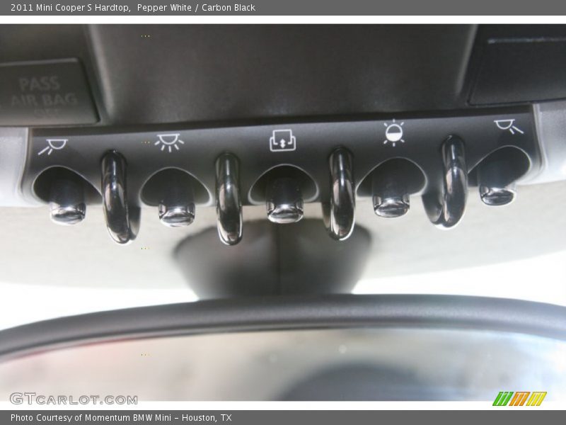 Pepper White / Carbon Black 2011 Mini Cooper S Hardtop