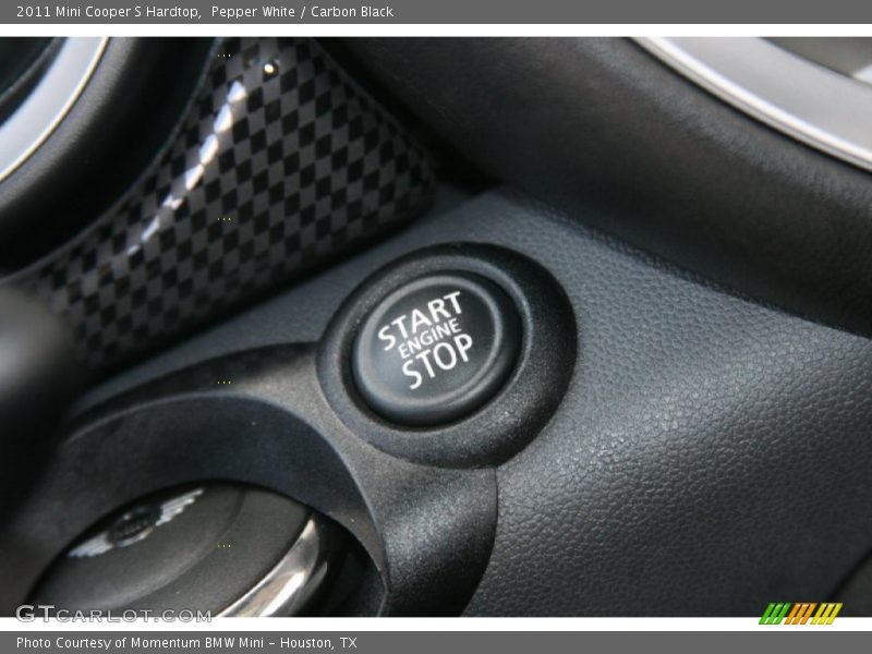 Pepper White / Carbon Black 2011 Mini Cooper S Hardtop