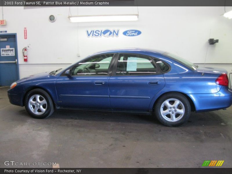Patriot Blue Metallic / Medium Graphite 2003 Ford Taurus SE