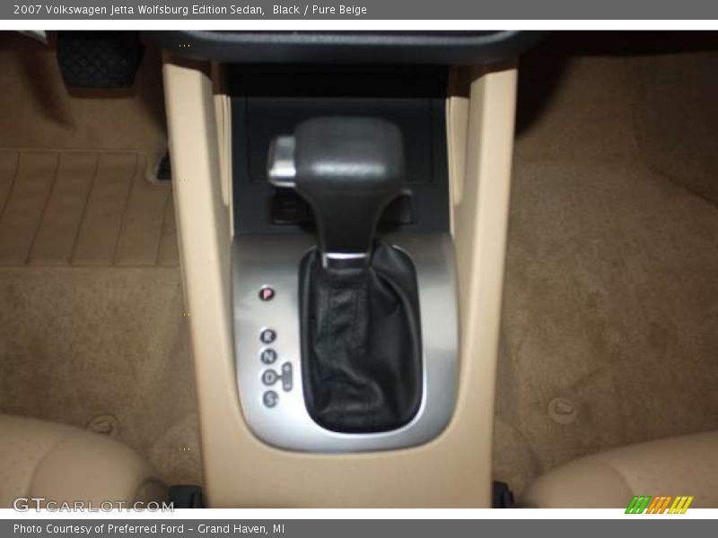 Black / Pure Beige 2007 Volkswagen Jetta Wolfsburg Edition Sedan