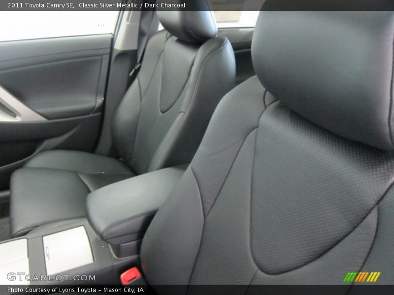 Classic Silver Metallic / Dark Charcoal 2011 Toyota Camry SE