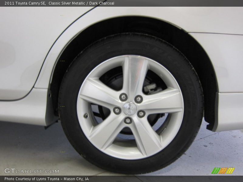 Classic Silver Metallic / Dark Charcoal 2011 Toyota Camry SE