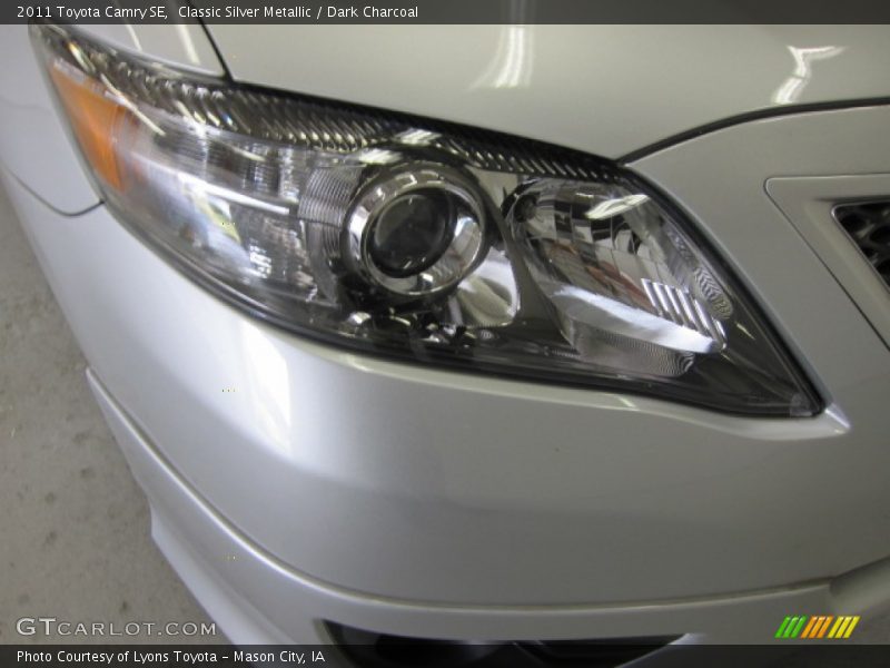 Classic Silver Metallic / Dark Charcoal 2011 Toyota Camry SE
