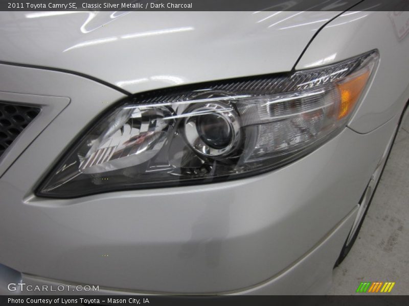 Classic Silver Metallic / Dark Charcoal 2011 Toyota Camry SE