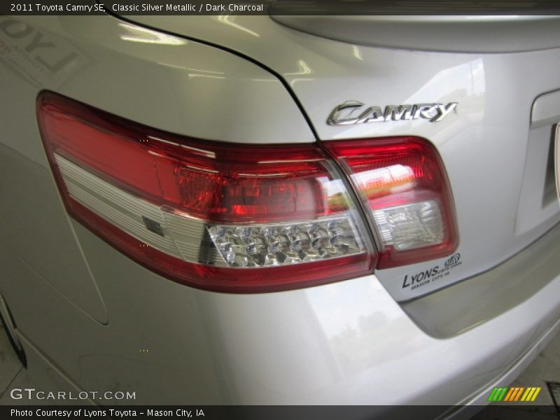 Classic Silver Metallic / Dark Charcoal 2011 Toyota Camry SE