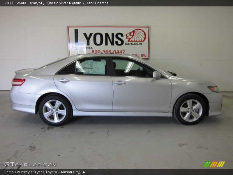 Classic Silver Metallic / Dark Charcoal 2011 Toyota Camry SE