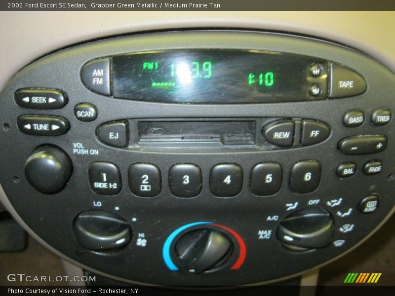 Grabber Green Metallic / Medium Prairie Tan 2002 Ford Escort SE Sedan