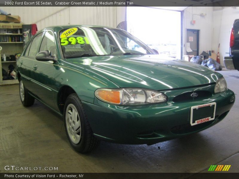 Grabber Green Metallic / Medium Prairie Tan 2002 Ford Escort SE Sedan