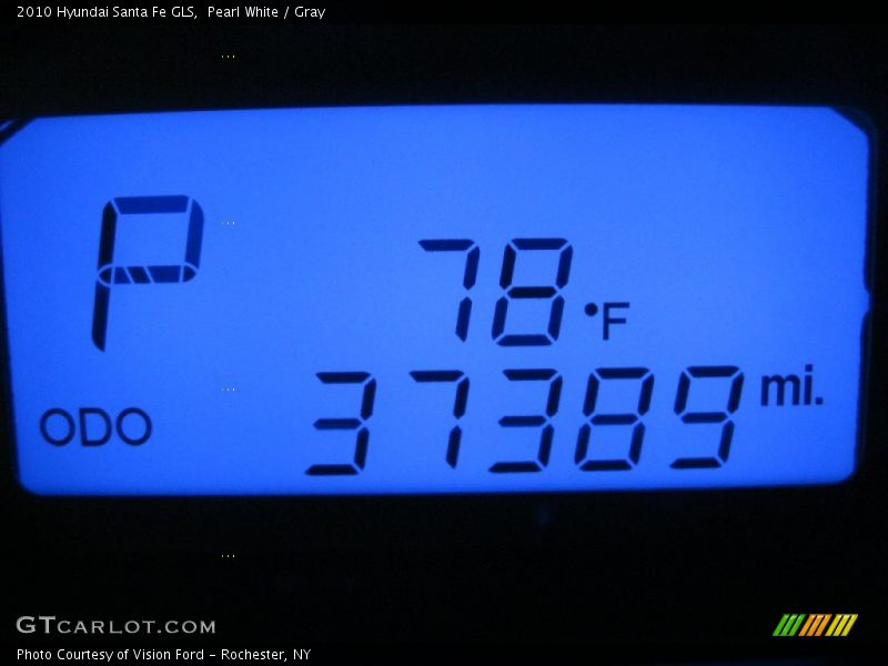 Pearl White / Gray 2010 Hyundai Santa Fe GLS