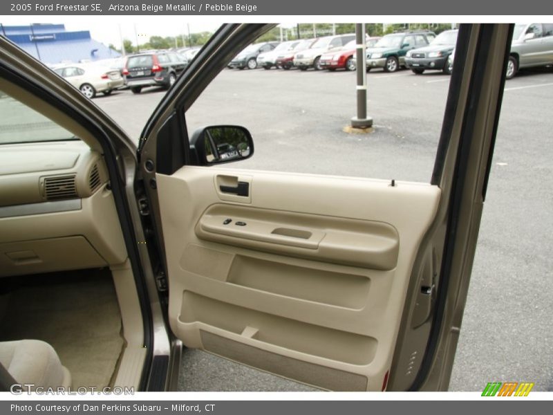Arizona Beige Metallic / Pebble Beige 2005 Ford Freestar SE