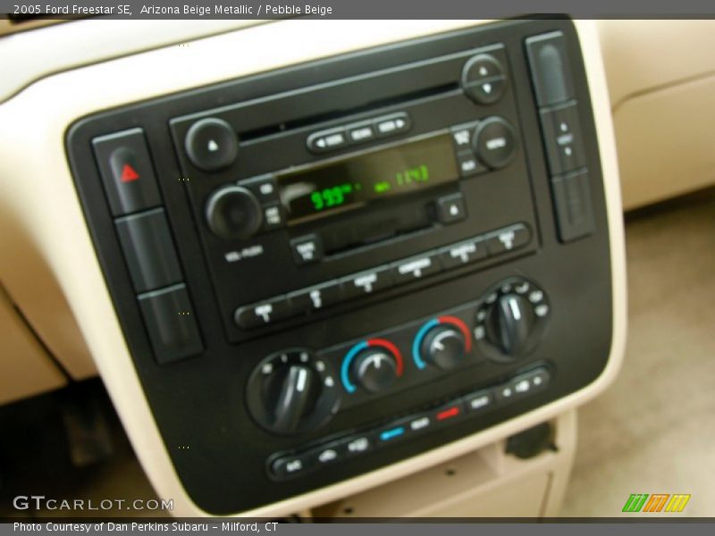 Arizona Beige Metallic / Pebble Beige 2005 Ford Freestar SE