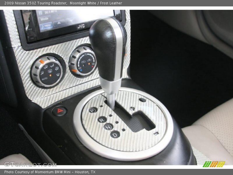 Moonlight White / Frost Leather 2009 Nissan 350Z Touring Roadster