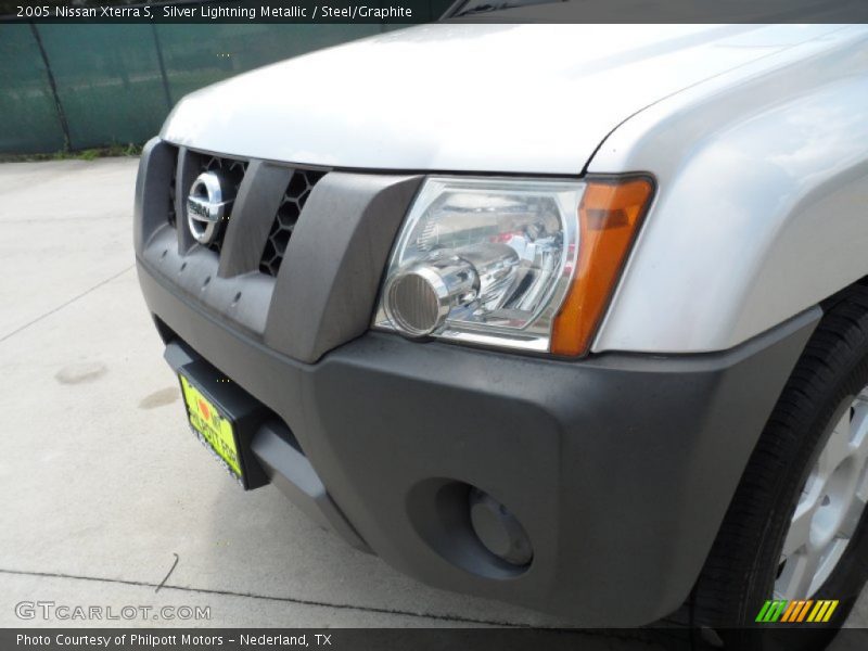Silver Lightning Metallic / Steel/Graphite 2005 Nissan Xterra S