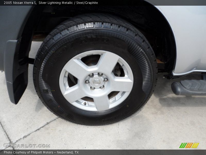  2005 Xterra S Wheel