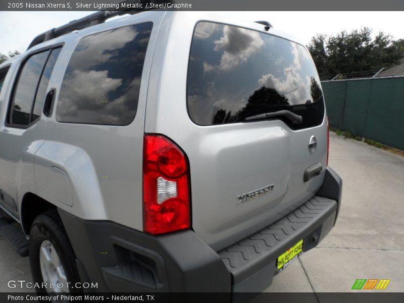 Silver Lightning Metallic / Steel/Graphite 2005 Nissan Xterra S